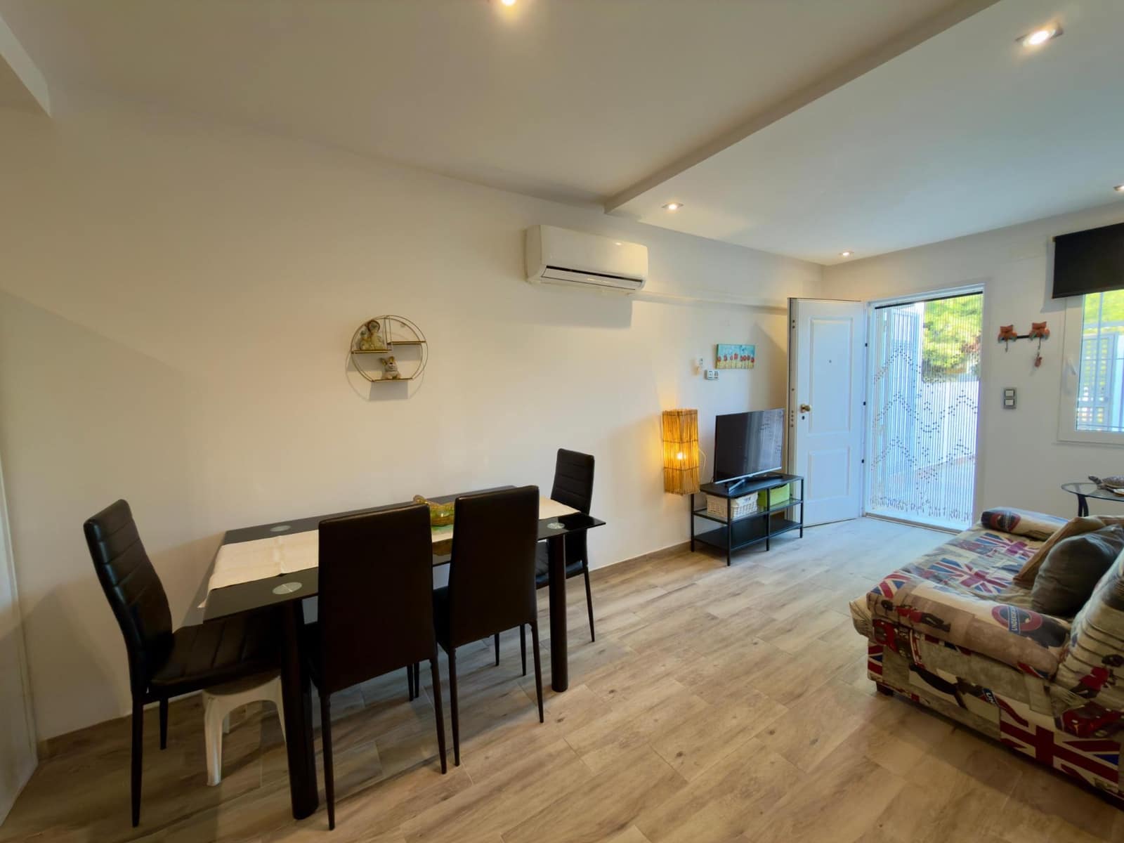 2 soveværelse Bungalow til salg i Torrevieja - € 118.000 (Ref: 9452273)