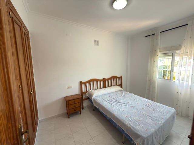 2 soveværelse Bungalow til leje i Los Frutales, Torrevieja med swimmingpool - € 625 (Ref: 9491606)