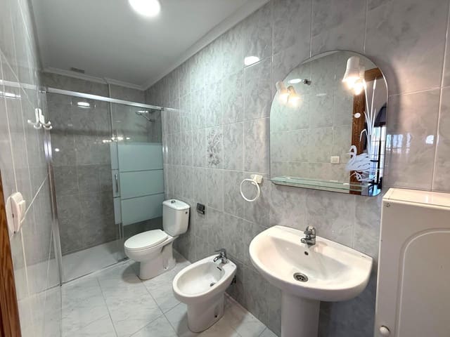 2 soveværelse Bungalow til leje i Los Frutales, Torrevieja med swimmingpool - € 625 (Ref: 9491606)