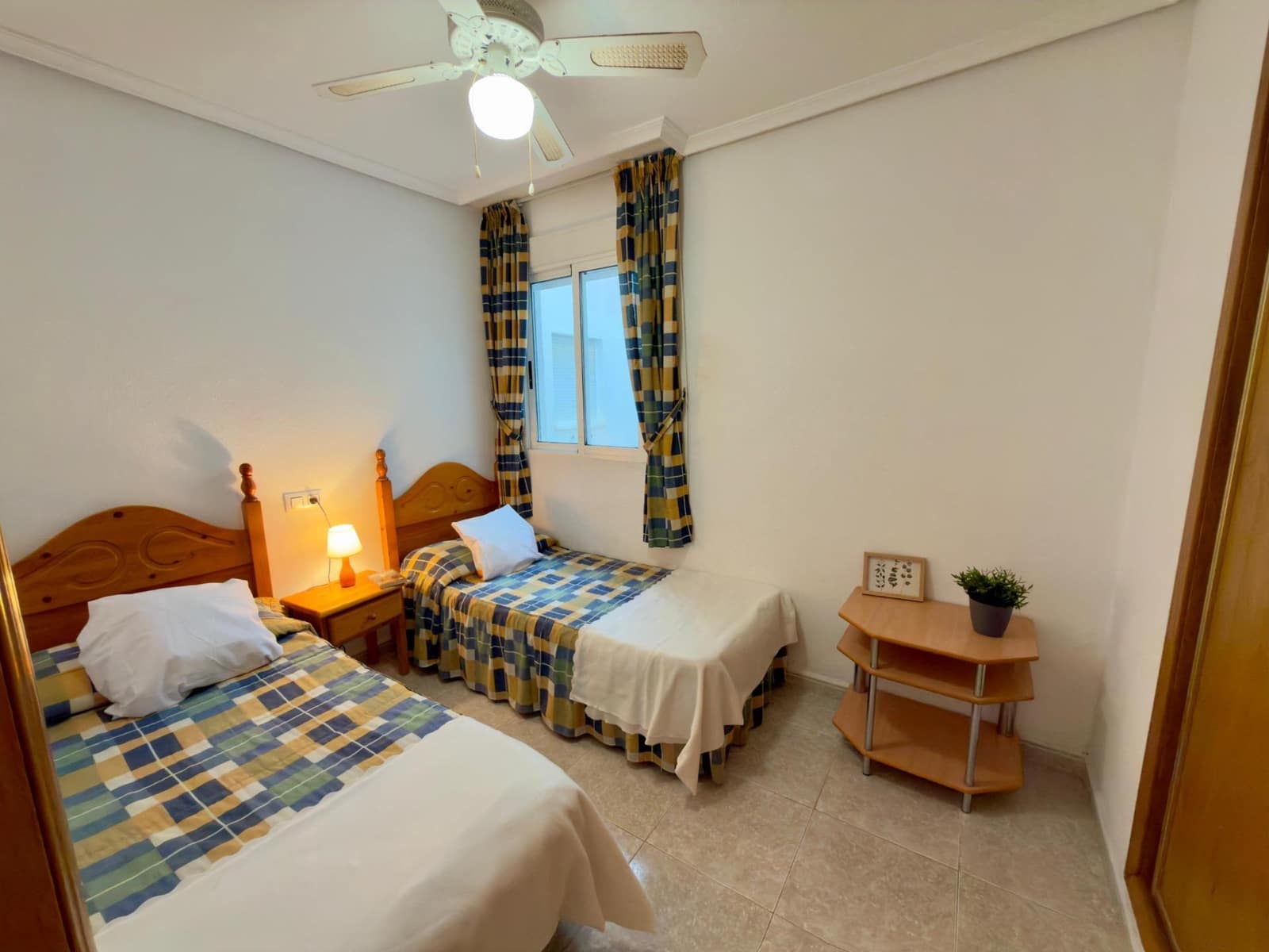 Apartamento de 2 habitaciones en Torrevieja en venta con garaje - 130.900 € (Ref: 9502565)