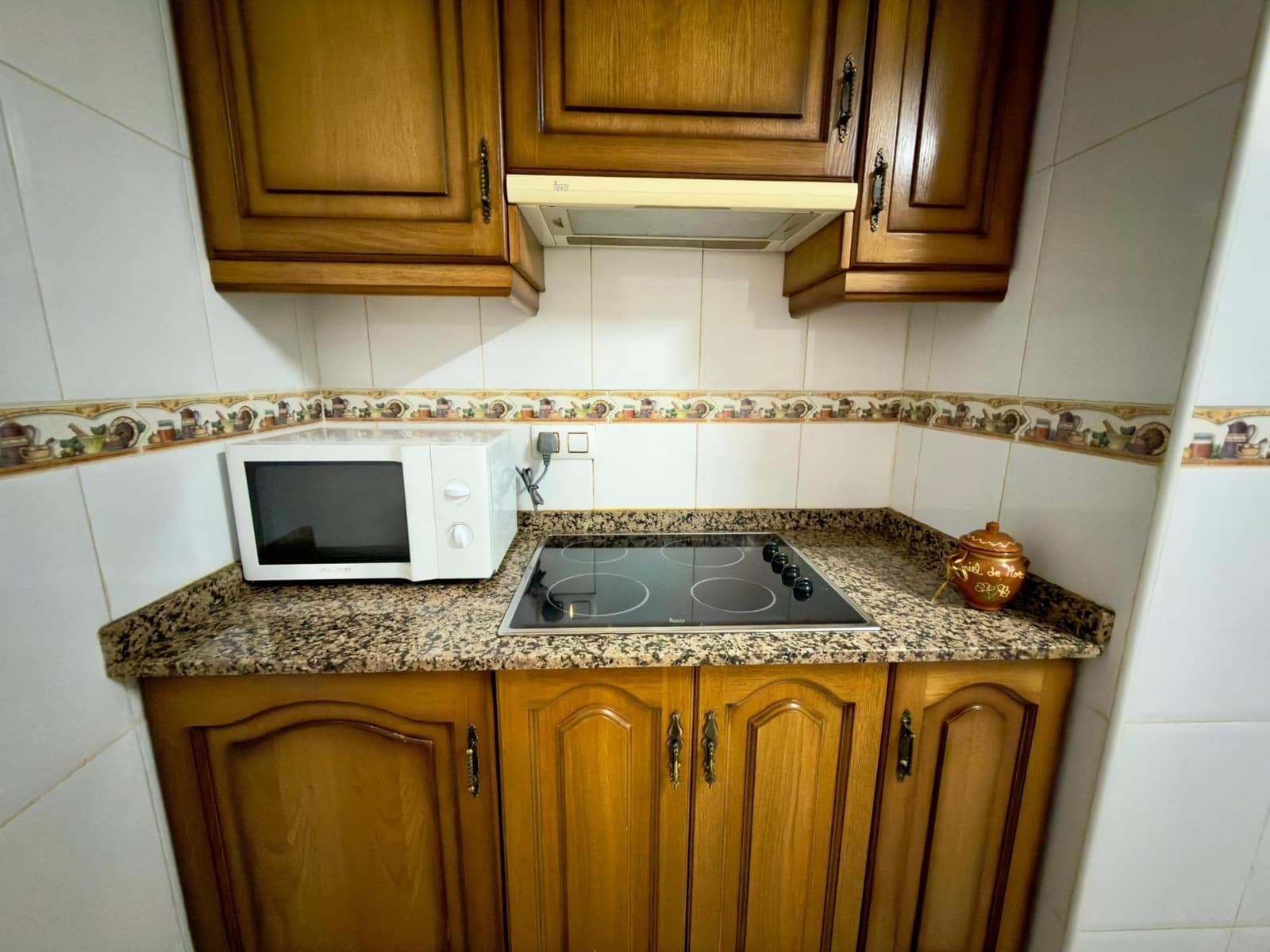 Apartamento de 2 habitaciones en Torrevieja en venta con garaje - 130.900 € (Ref: 9502565)