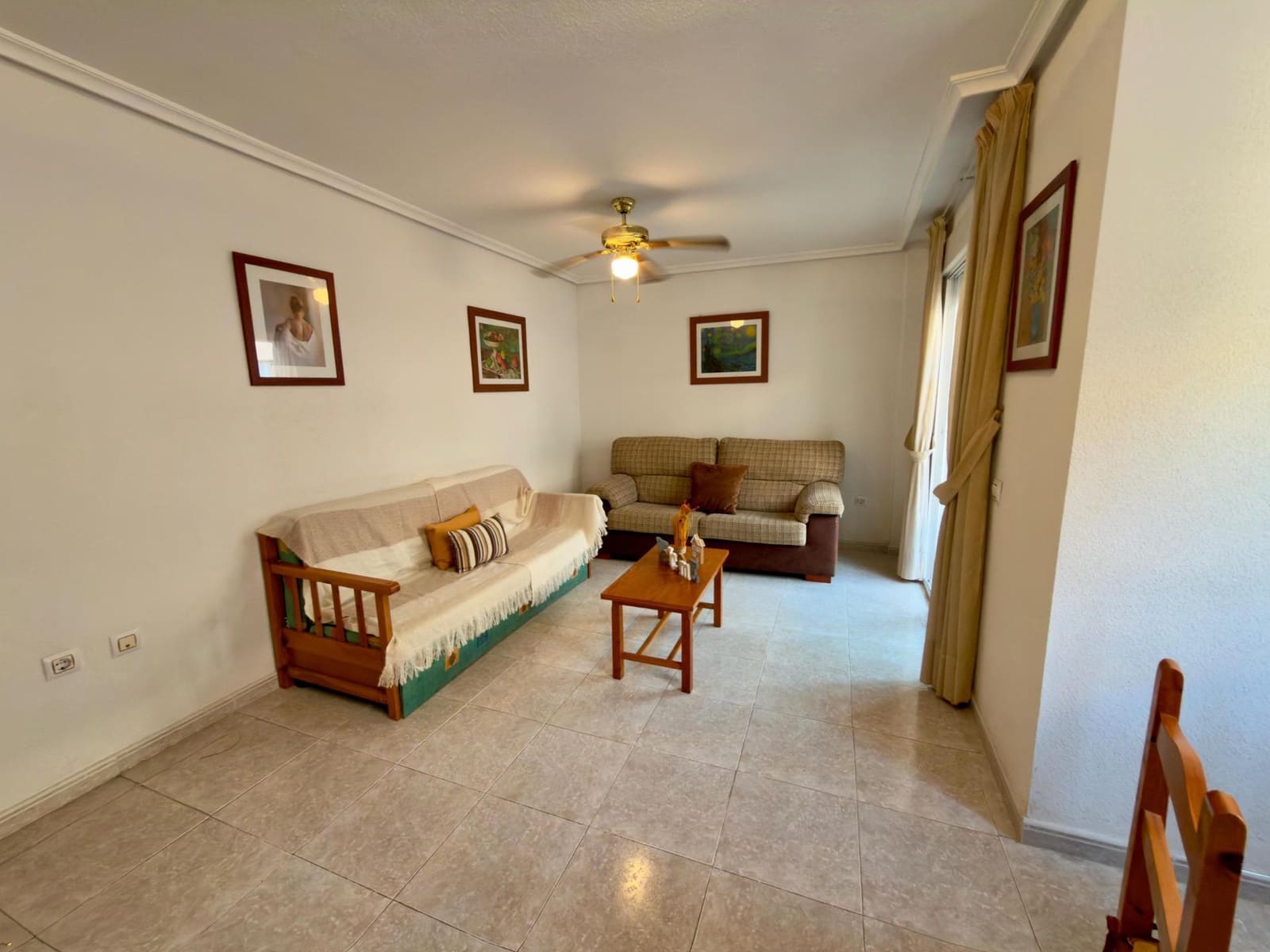 Apartamento de 2 habitaciones en Torrevieja en venta con garaje - 130.900 € (Ref: 9502565)