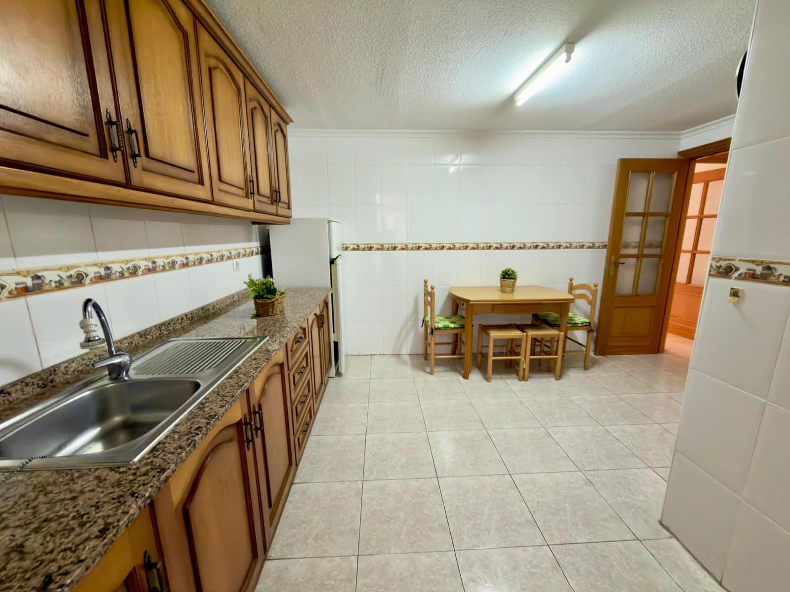 Apartamento de 2 habitaciones en Torrevieja en venta con garaje - 130.900 € (Ref: 9502565)
