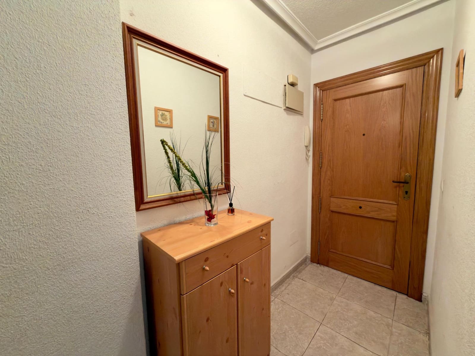 Apartamento de 2 habitaciones en Torrevieja en venta con garaje - 130.900 € (Ref: 9502565)
