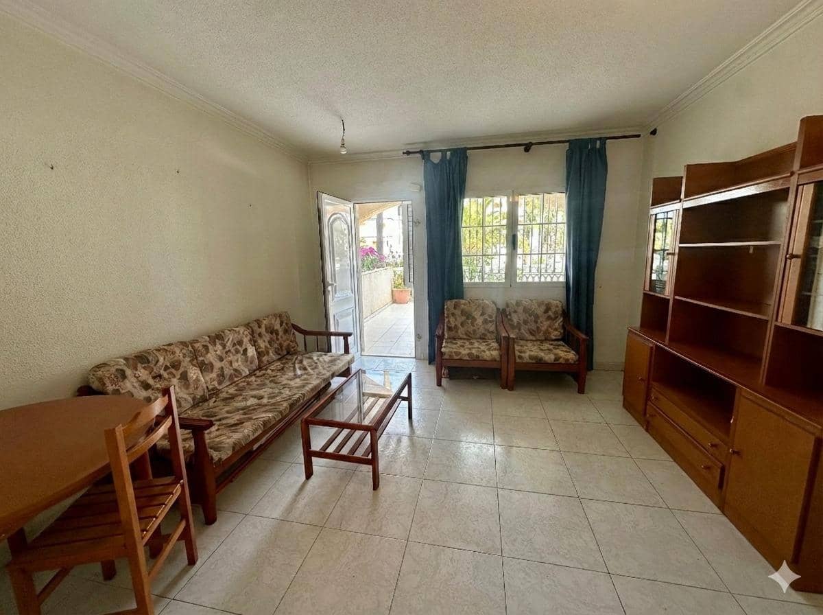 4 makuuhuone Rivitalo myytävänä paikassa Torrevieja mukana uima-altaan 
autotalli - 227 900 € (Ref: 9533889)