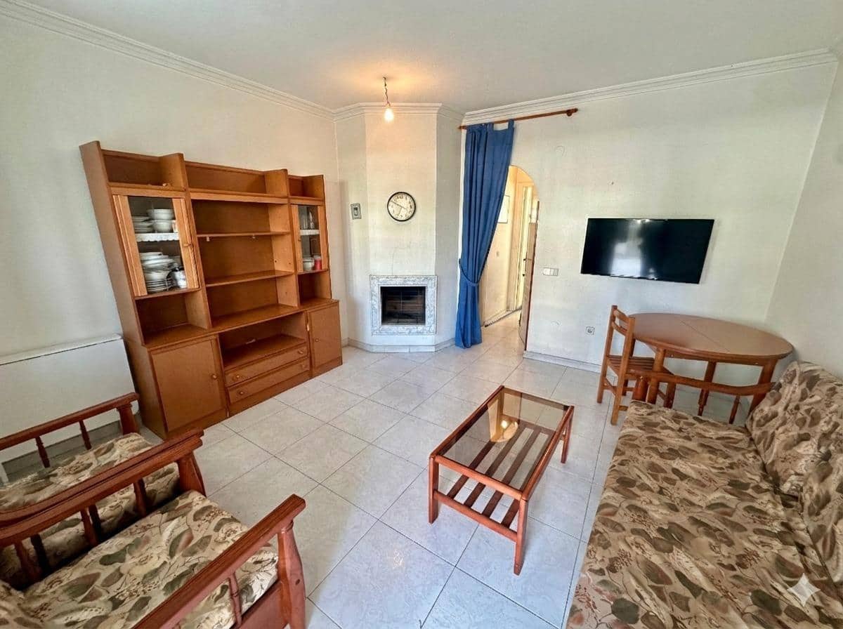 4 makuuhuone Rivitalo myytävänä paikassa Torrevieja mukana uima-altaan 
autotalli - 227 900 € (Ref: 9533889)