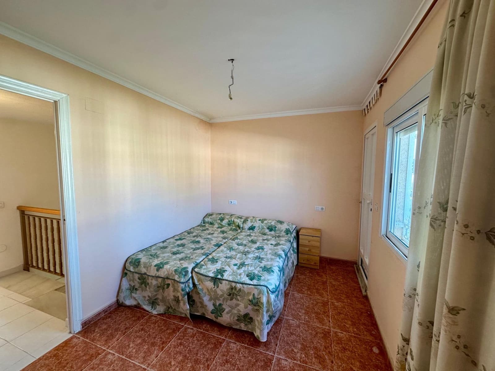 4 makuuhuone Rivitalo myytävänä paikassa Torrevieja mukana uima-altaan 
autotalli - 227 900 € (Ref: 9533889)