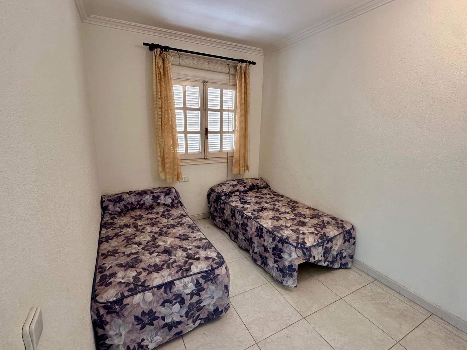 4 makuuhuone Rivitalo myytävänä paikassa Torrevieja mukana uima-altaan 
autotalli - 227 900 € (Ref: 9533889)