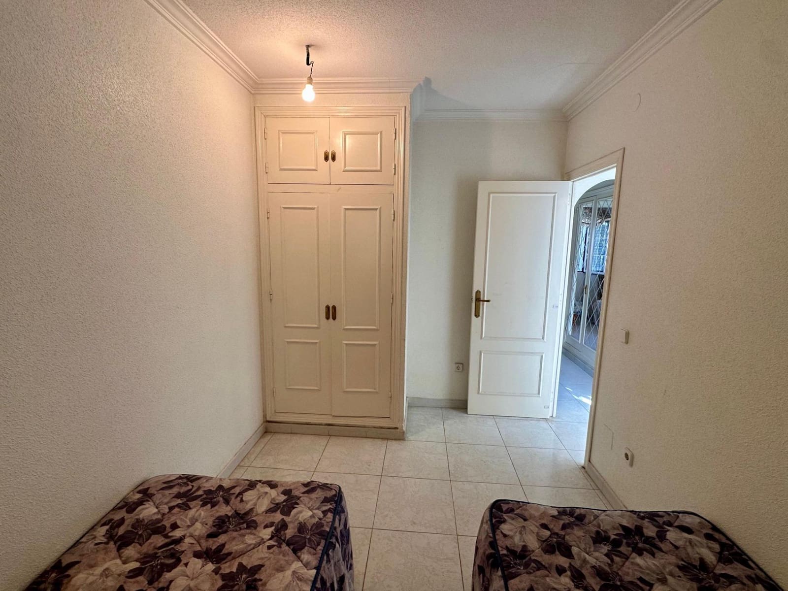 4 makuuhuone Rivitalo myytävänä paikassa Torrevieja mukana uima-altaan 
autotalli - 227 900 € (Ref: 9533889)