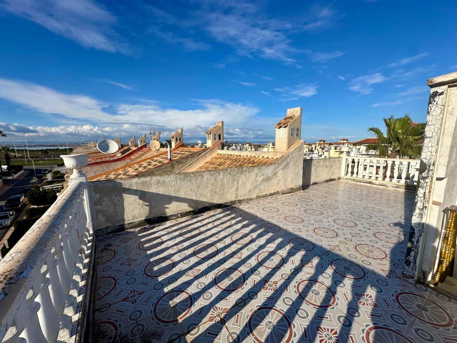 4 makuuhuone Rivitalo myytävänä paikassa Torrevieja mukana uima-altaan 
autotalli - 227 900 € (Ref: 9533889)