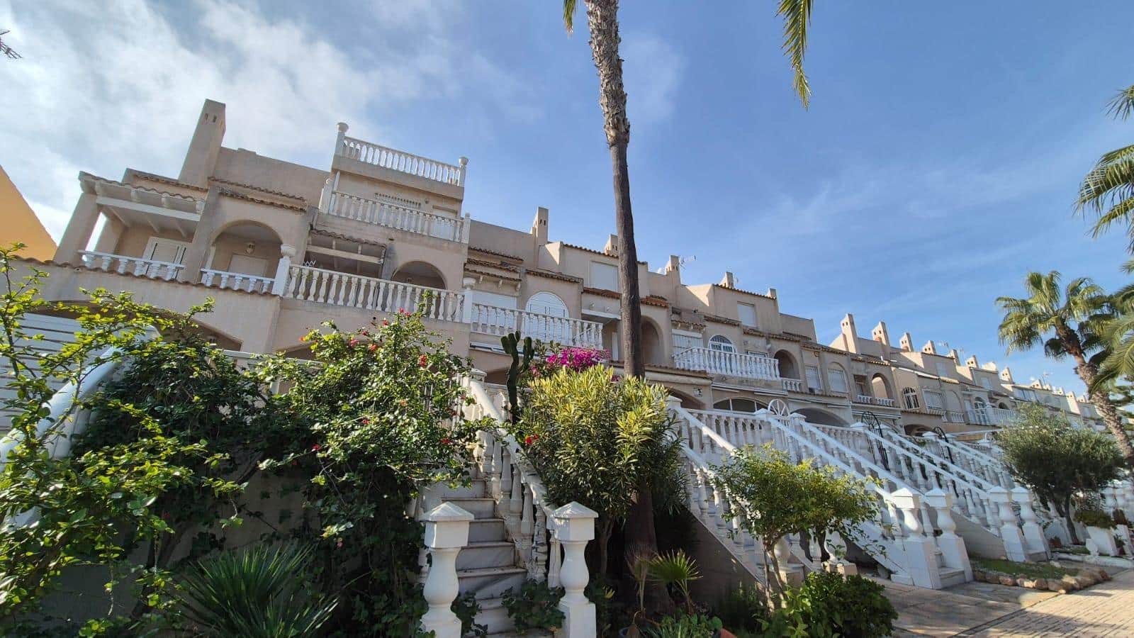 4 bedroom Terraced Villa for sale in Torrevieja with pool garage - € 222,500 (Ref: 9533889)