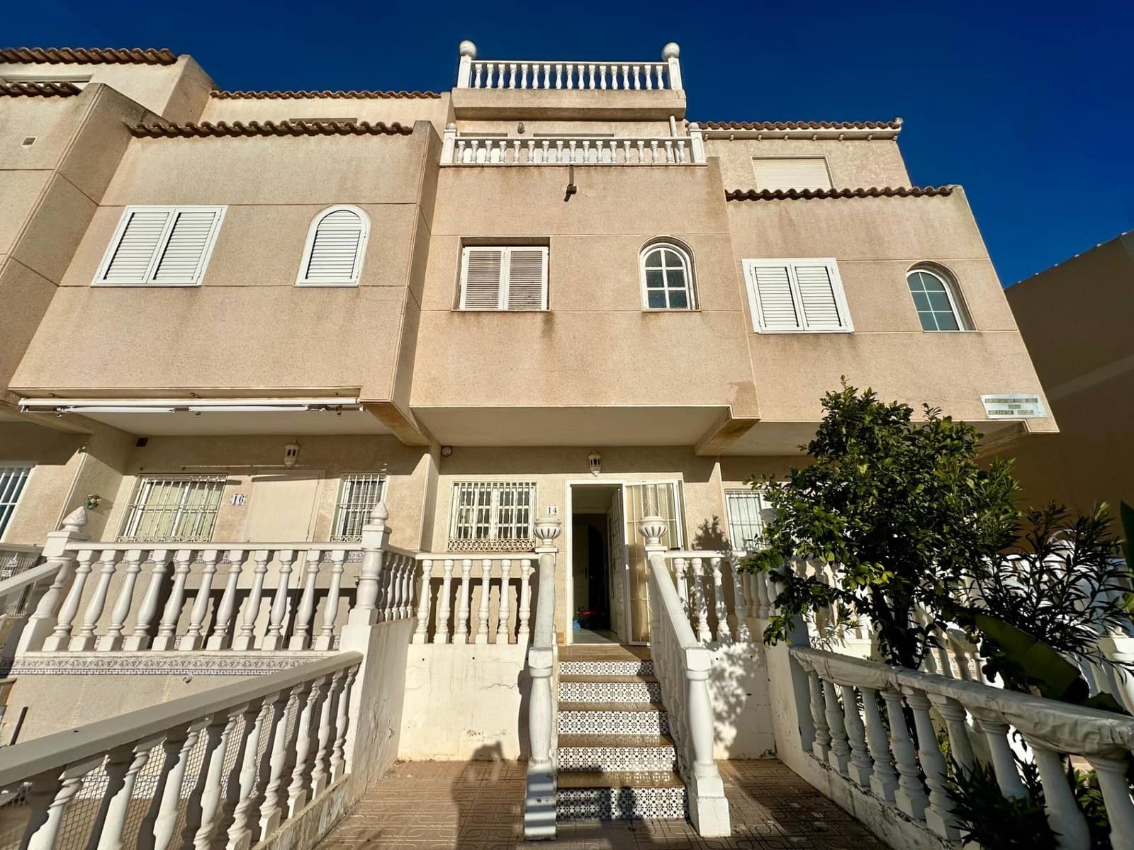 4 bedroom Terraced Villa for sale in Torrevieja with pool garage - € 222,500 (Ref: 9533889)