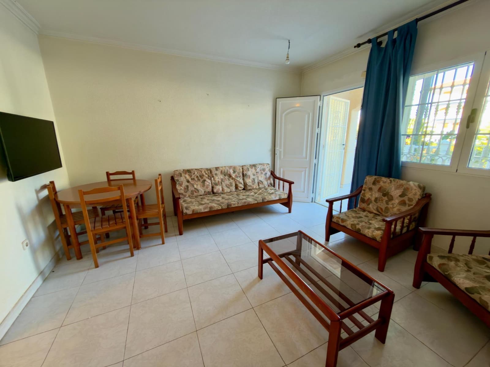 Adosado de 4 habitaciones en Torrevieja en venta con piscina garaje - 189.990 € (Ref: 9533889)