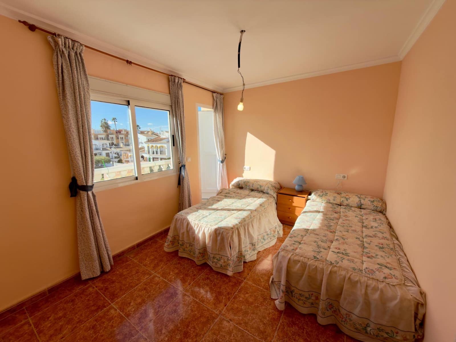 Adosado de 4 habitaciones en Torrevieja en venta con piscina garaje - 189.990 € (Ref: 9533889)