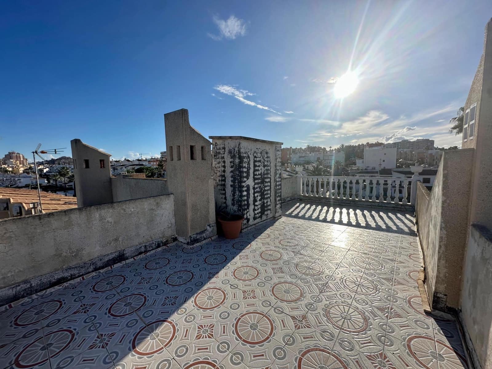 Adosado de 4 habitaciones en Torrevieja en venta con piscina garaje - 189.990 € (Ref: 9533889)