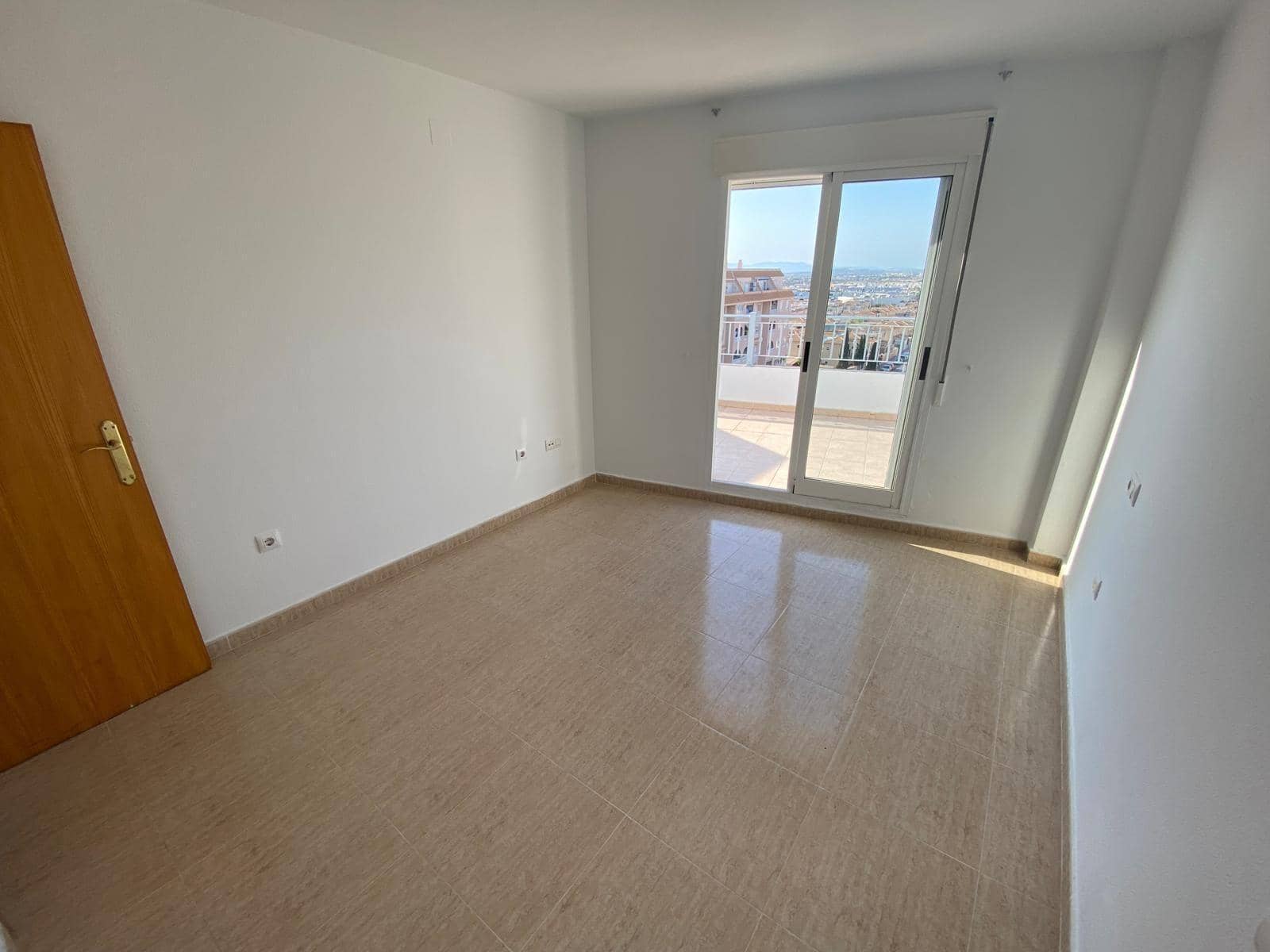 1 quarto Penthouse para venda em Torrevieja com piscina garagem - 115 000 € (Ref: 9599669)