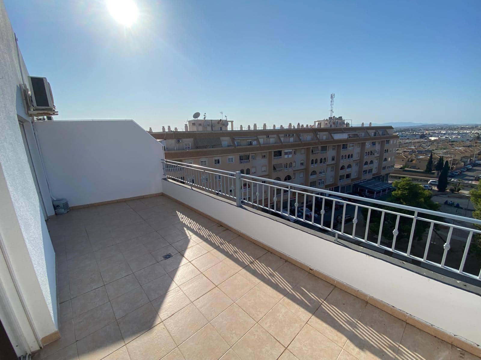 1 quarto Penthouse para venda em Torrevieja com piscina garagem - 115 000 € (Ref: 9599669)