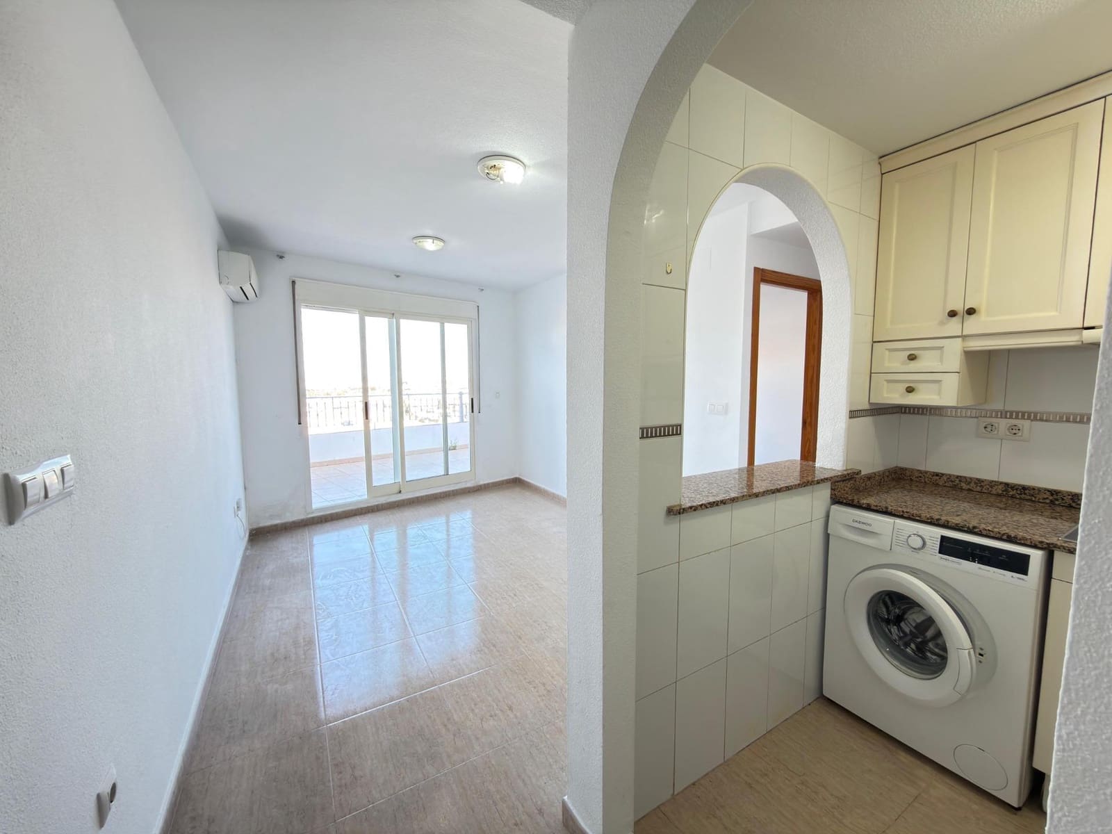 1 quarto Penthouse para venda em Torrevieja com piscina garagem - 115 000 € (Ref: 9599669)
