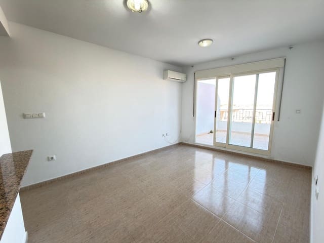 1 slaapkamer Penthouse te koop in El Molino, Torrevieja met zwembad garage - € 115.000 (Ref: 9599669)