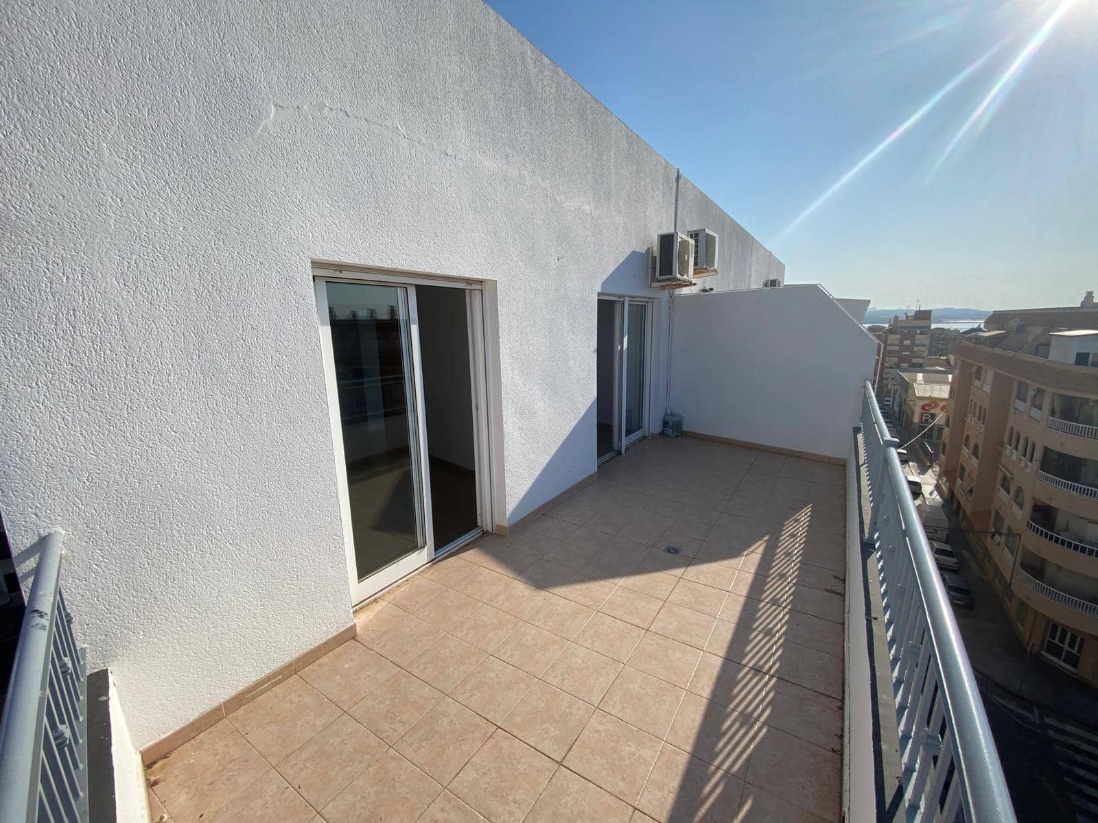 1 quarto Penthouse para venda em Torrevieja com piscina garagem - 115 000 € (Ref: 9599669)