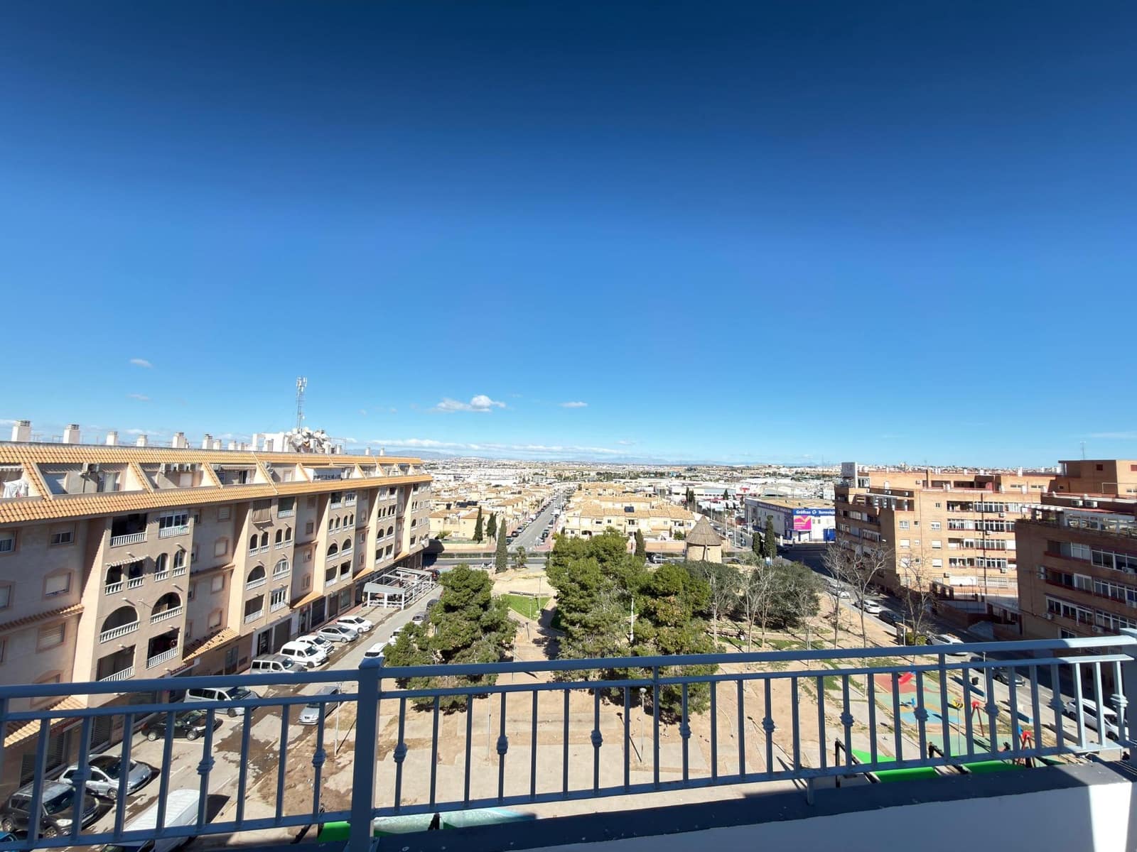 1 quarto Penthouse para venda em Torrevieja com piscina garagem - 115 000 € (Ref: 9599669)
