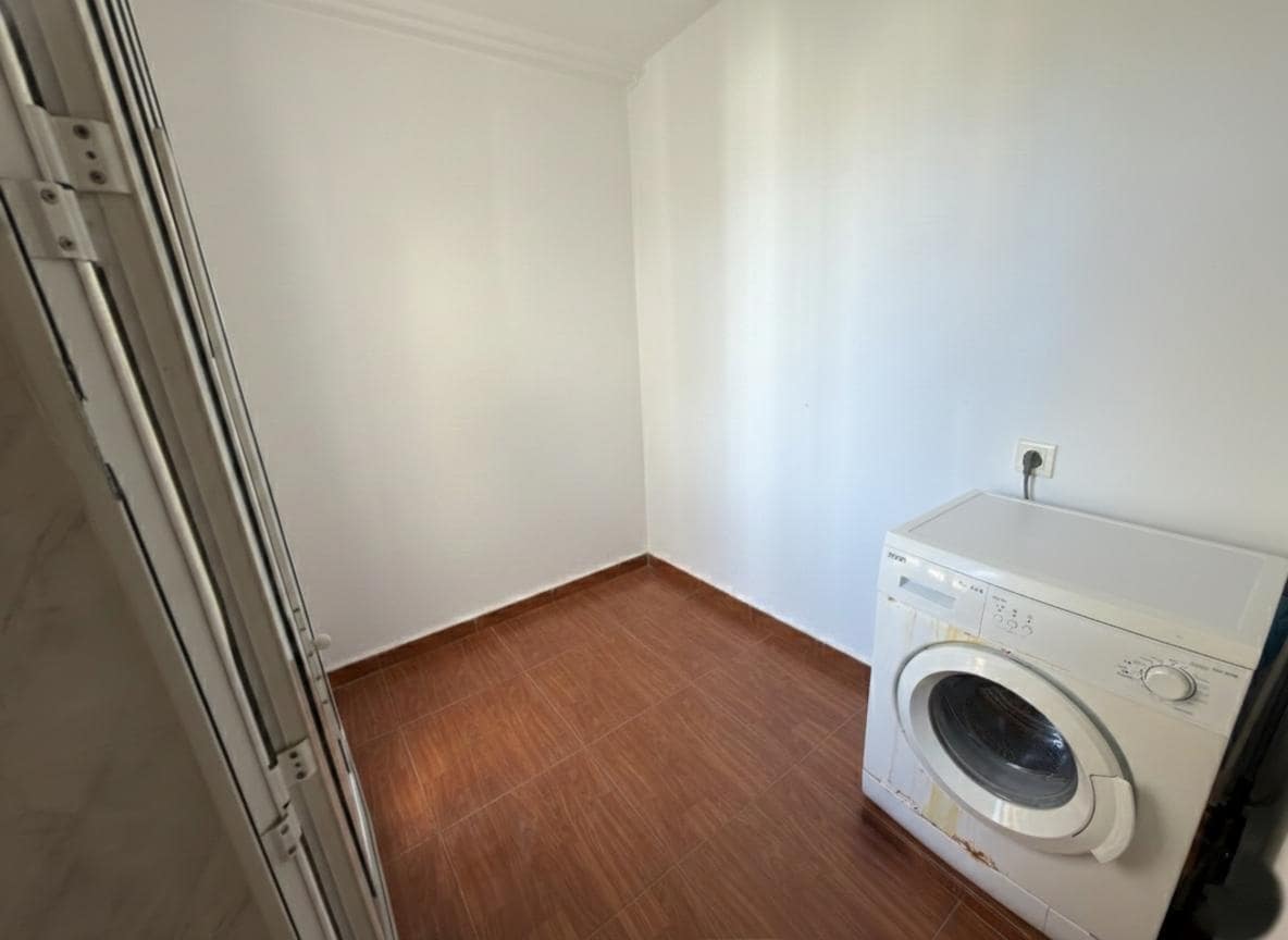 4 chambre Villa/Maison Mitoyenne à vendre à Torrevieja - 235 000 € (Ref: 9599670)