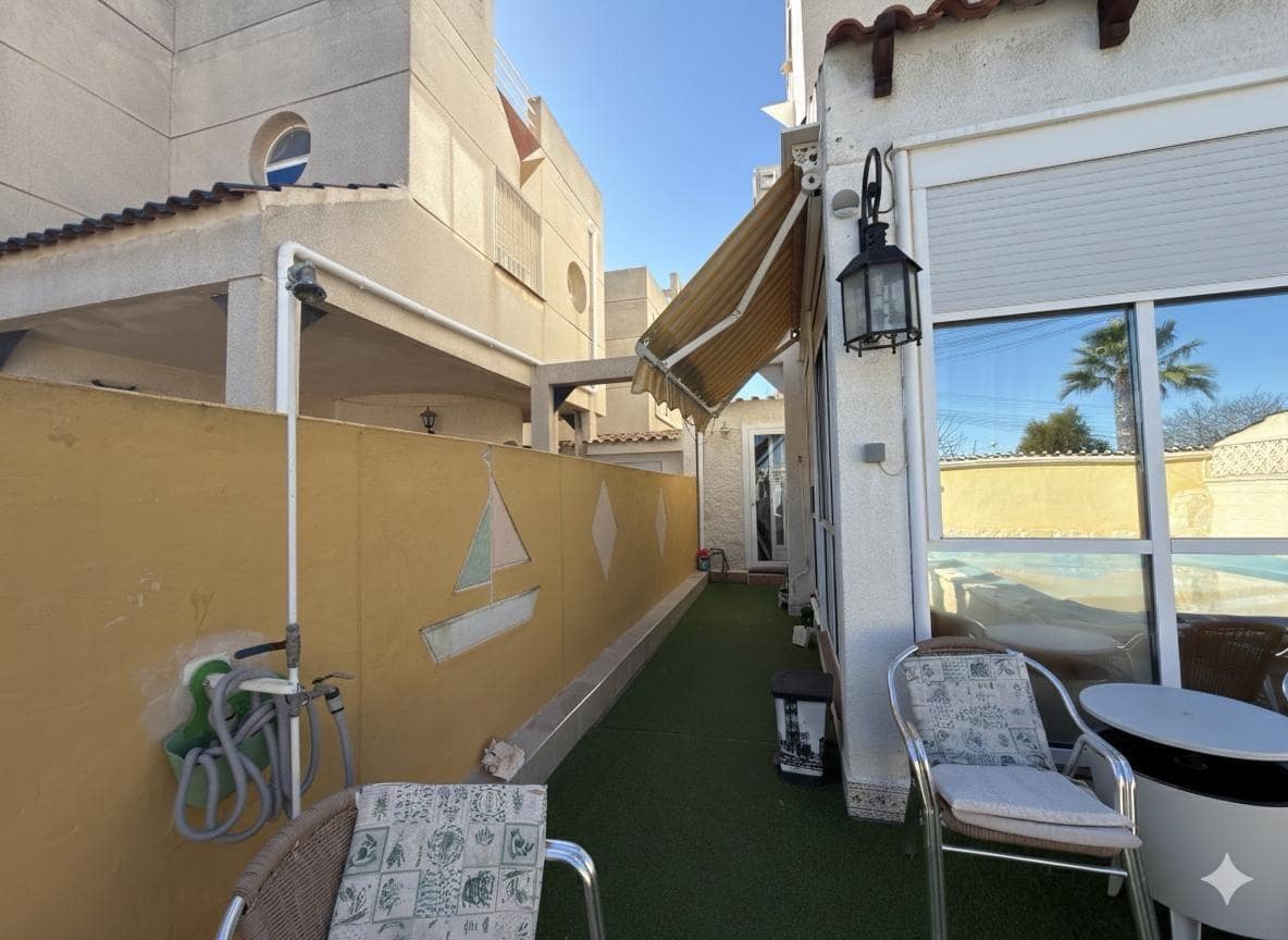 4 chambre Villa/Maison Mitoyenne à vendre à Torrevieja - 235 000 € (Ref: 9599670)