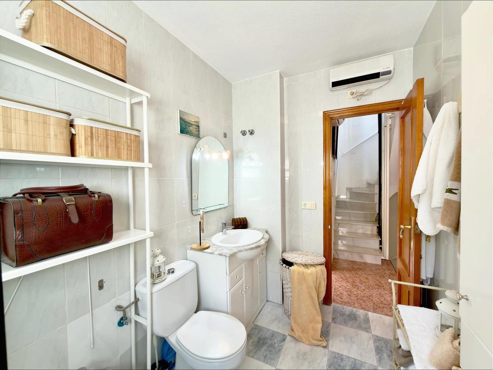 4 chambre Villa/Maison Mitoyenne à vendre à Torrevieja - 235 000 € (Ref: 9599670)