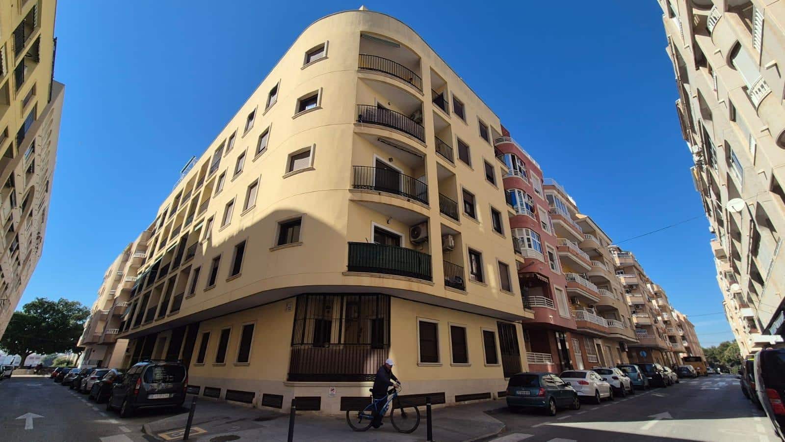 1 slaapkamer Flat te koop in Torrevieja - € 123.000 (Ref: 9637759)