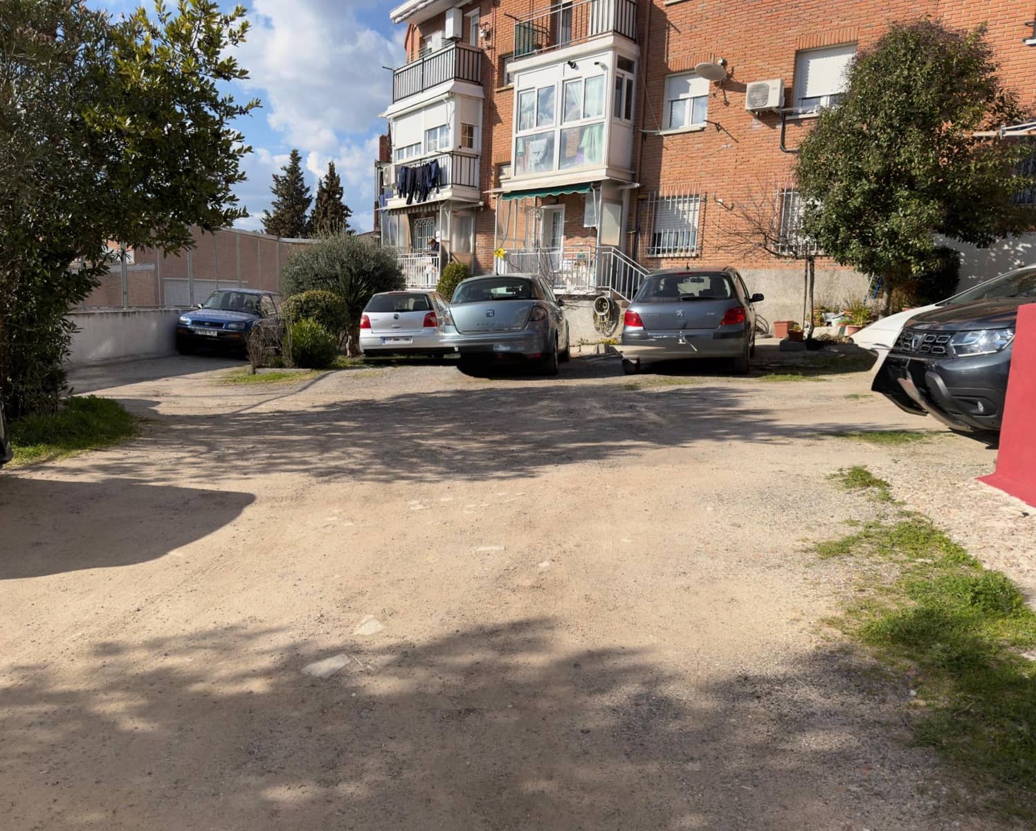 3 bedroom Flat for sale in Pozuelo de Alarcon - € 260,000 (Ref: 9695482)