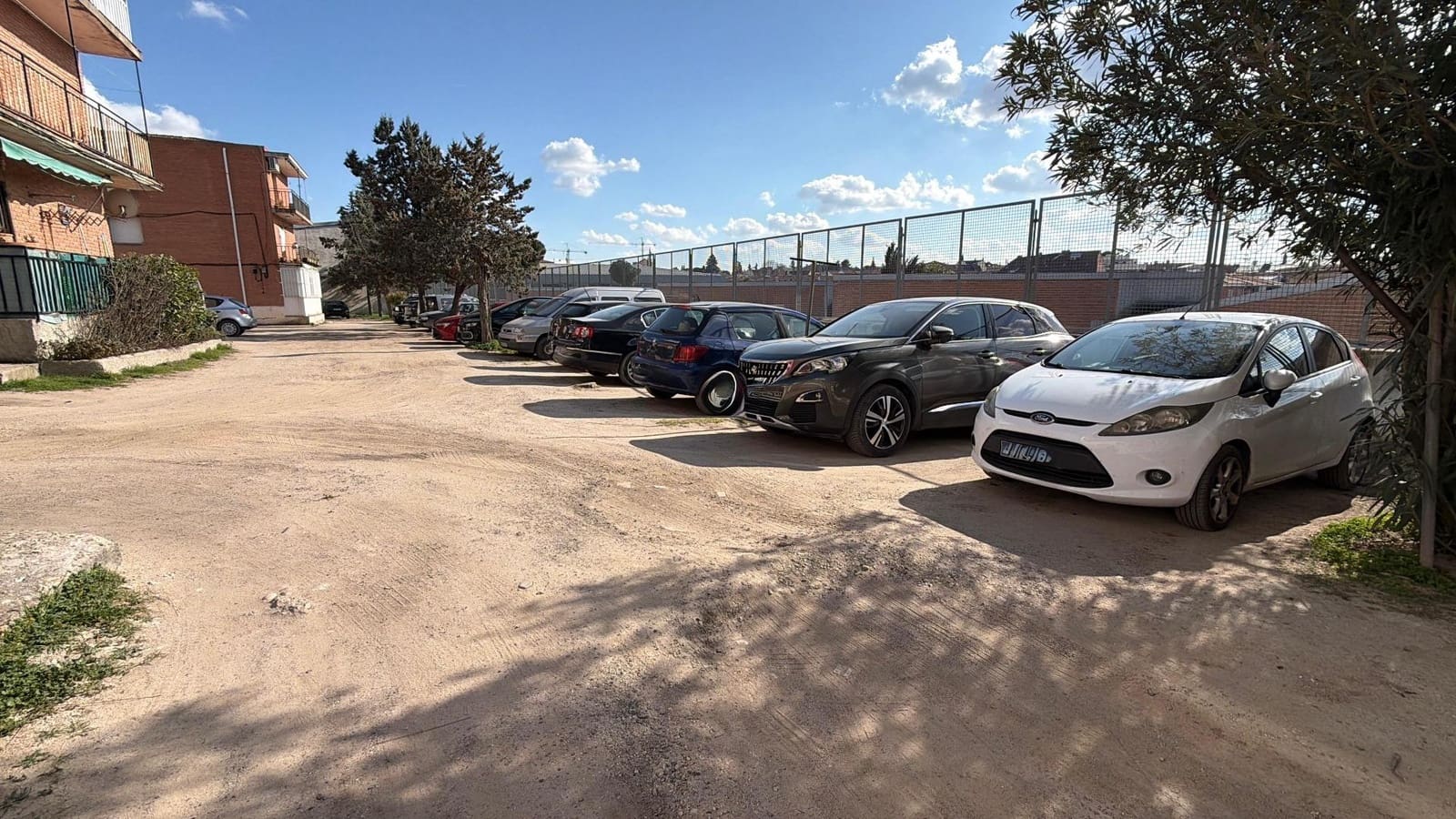 3 bedroom Flat for sale in Pozuelo de Alarcon - € 260,000 (Ref: 9695482)