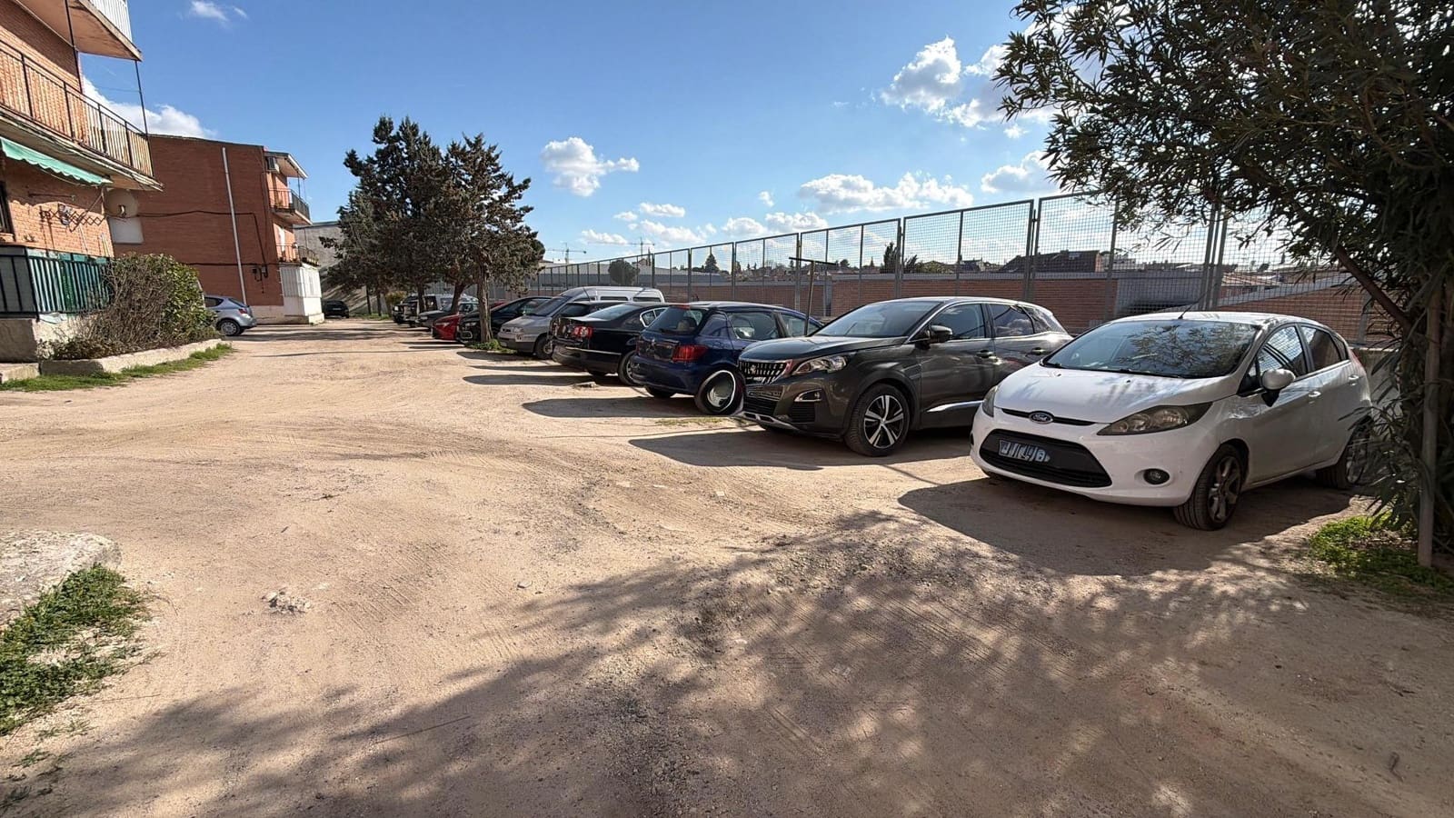 Piso de 3 habitaciones en Pozuelo de Alarcón en venta - 260.000 € (Ref: 9695482)