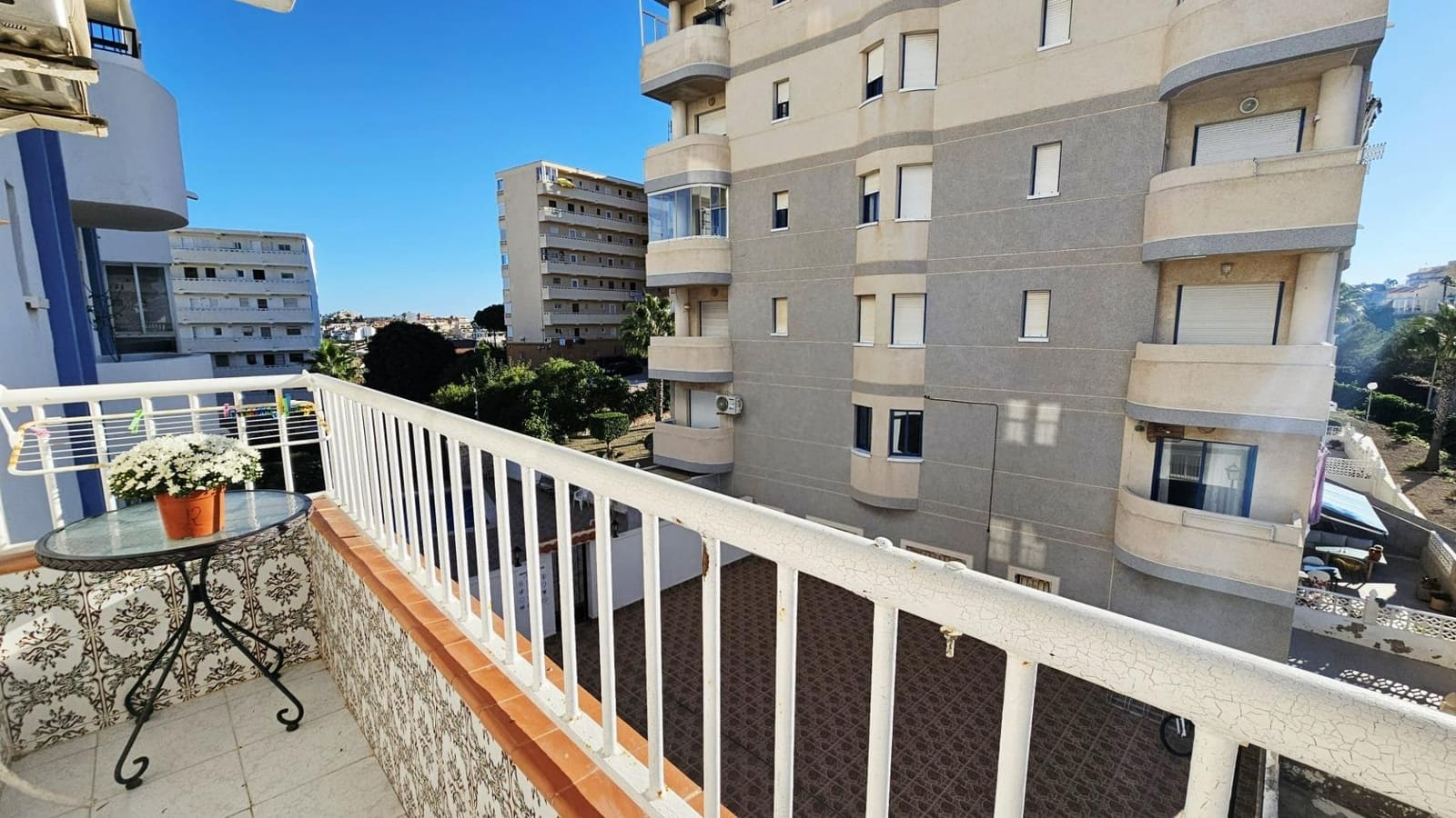 Studio til salg i Torrevieja med swimmingpool - € 83.900 (Ref: 9695484)