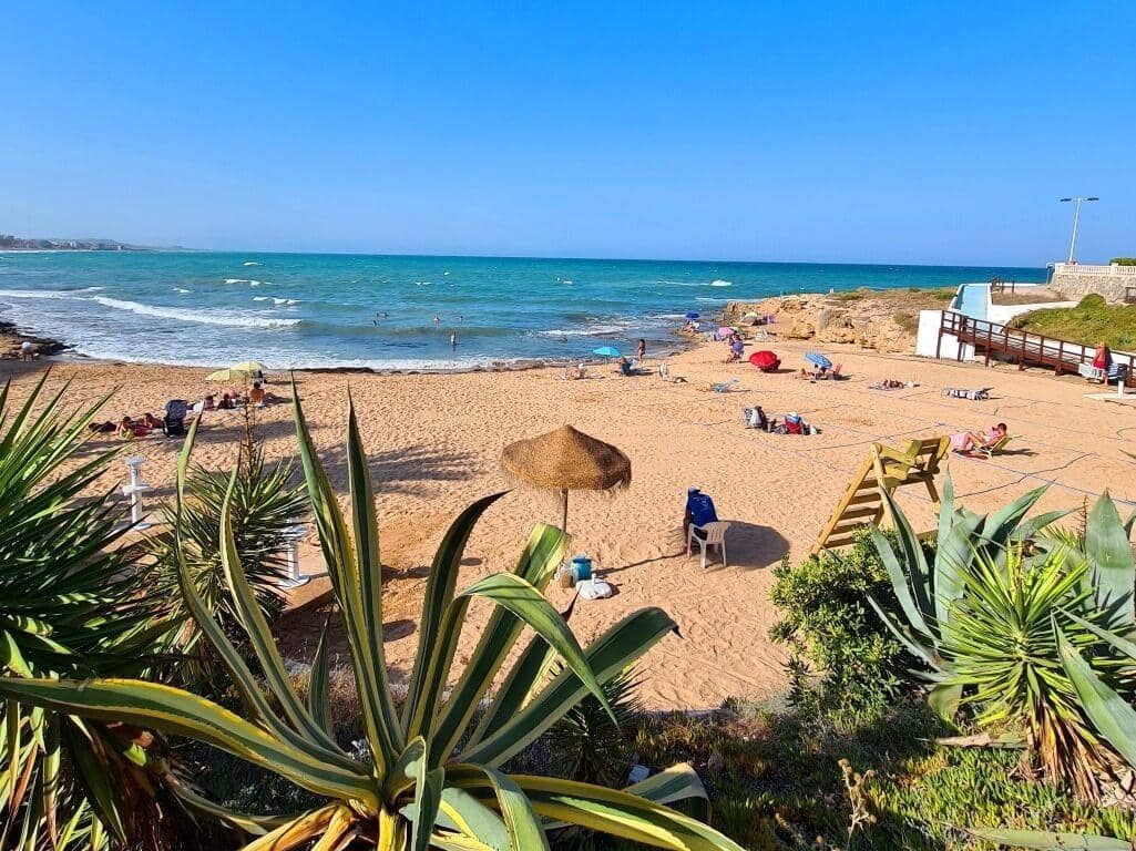 2 bedroom Apartment for sale in Torrevieja - € 160,000 (Ref: 9738948)