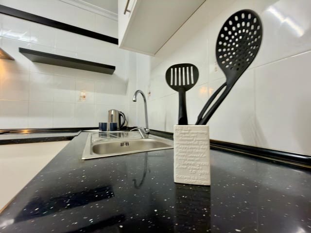 2 bedroom Apartment for sale in Torrevieja - € 160,000 (Ref: 9738948)