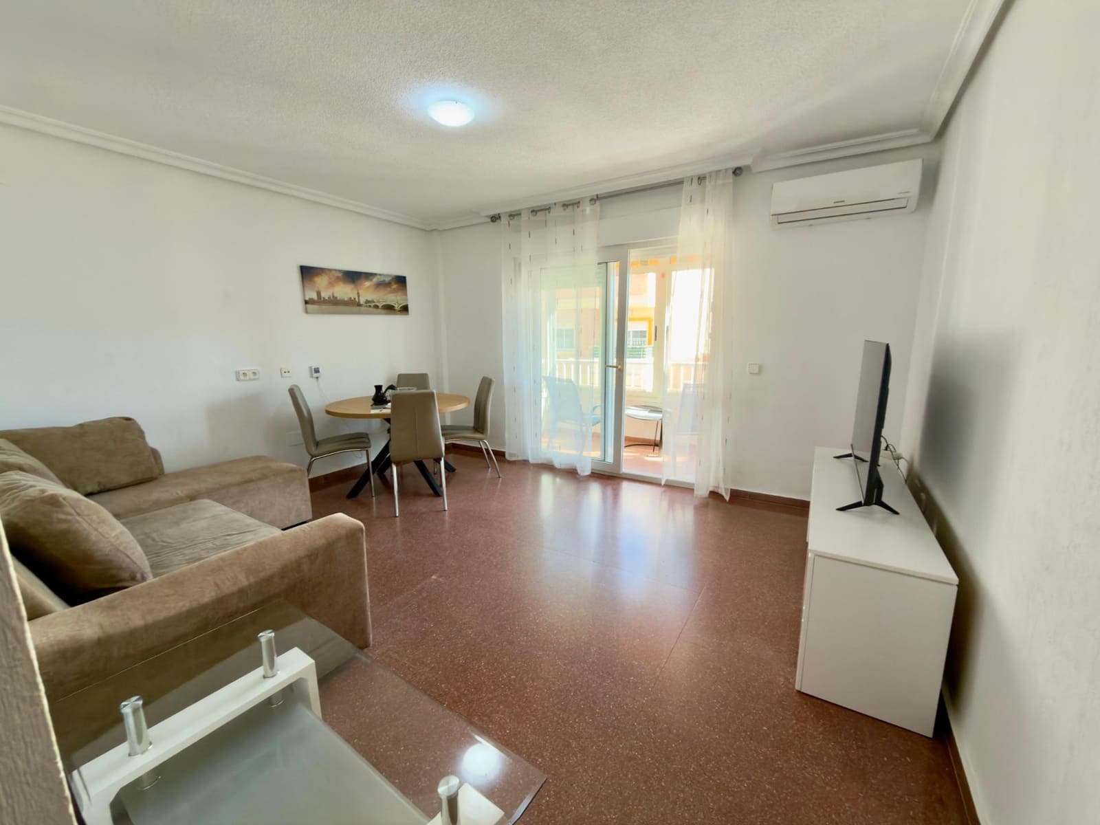 2 bedroom Apartment for sale in Torrevieja - € 160,000 (Ref: 9738948)
