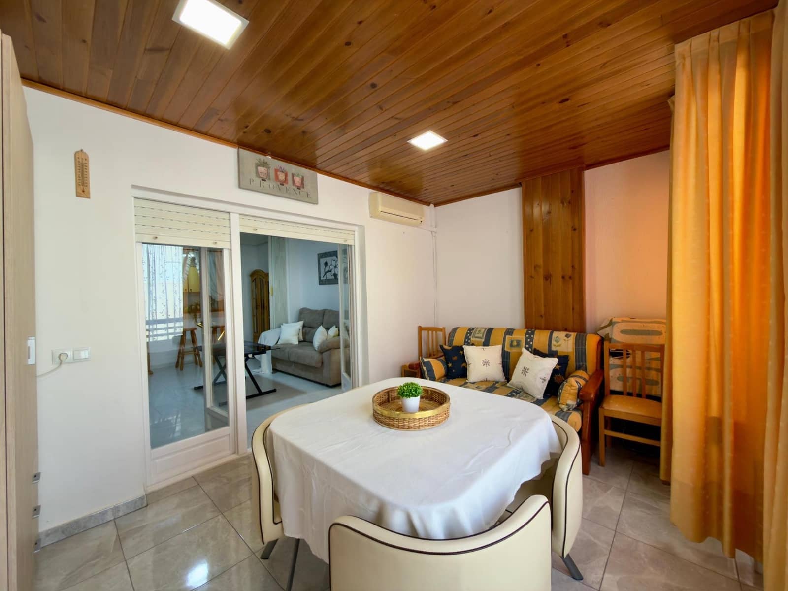 Ático en Torrevieja en venta con piscina garaje - 100.000 € (Ref: 9748164)