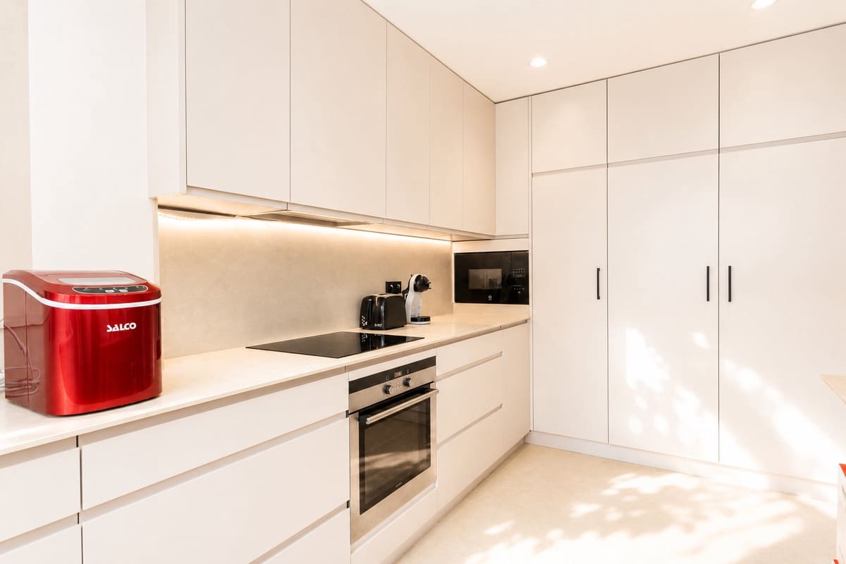 Adosado de 6 habitaciones en Guadalmina en venta con piscina garaje - 1.450.000 € (Ref: 10004293)