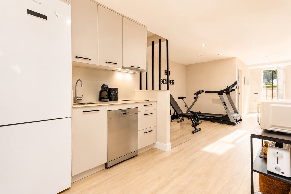 Adosado de 6 habitaciones en Guadalmina en venta con piscina garaje - 1.450.000 € (Ref: 10004293)
