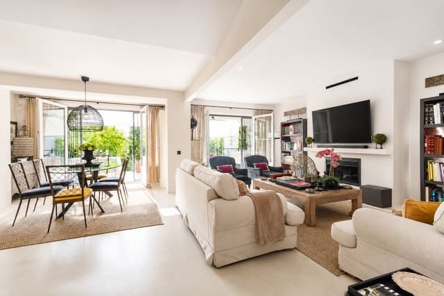 Adosado de 6 habitaciones en Guadalmina Alta, Marbella en venta con piscina garaje - 1.450.000 € (Ref: 10004293)