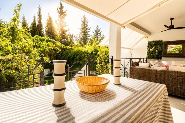 Adosado de 6 habitaciones en Guadalmina Alta, Marbella en venta con piscina garaje - 1.450.000 € (Ref: 10004293)