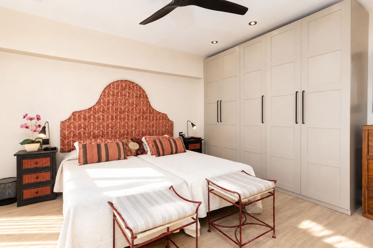 Adosado de 6 habitaciones en Guadalmina en venta con piscina garaje - 1.450.000 € (Ref: 10004293)