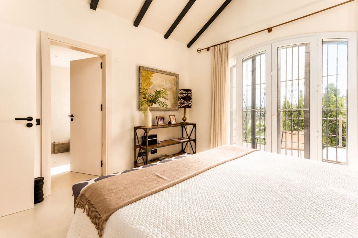 6 bedroom Terraced Villa for sale in Guadalmina with pool garage - € 1,450,000 (Ref: 10004293)