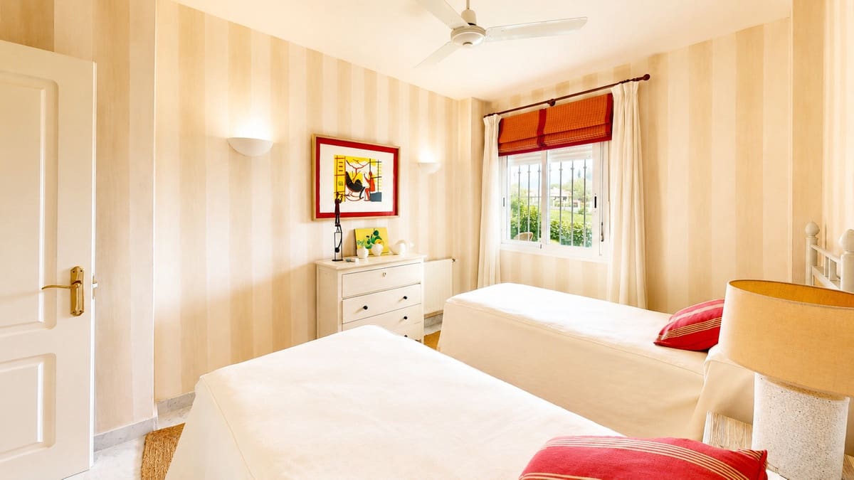 Apartamento de 4 habitaciones en Guadalmina en venta con piscina - 850.000 € (Ref: 10022627)