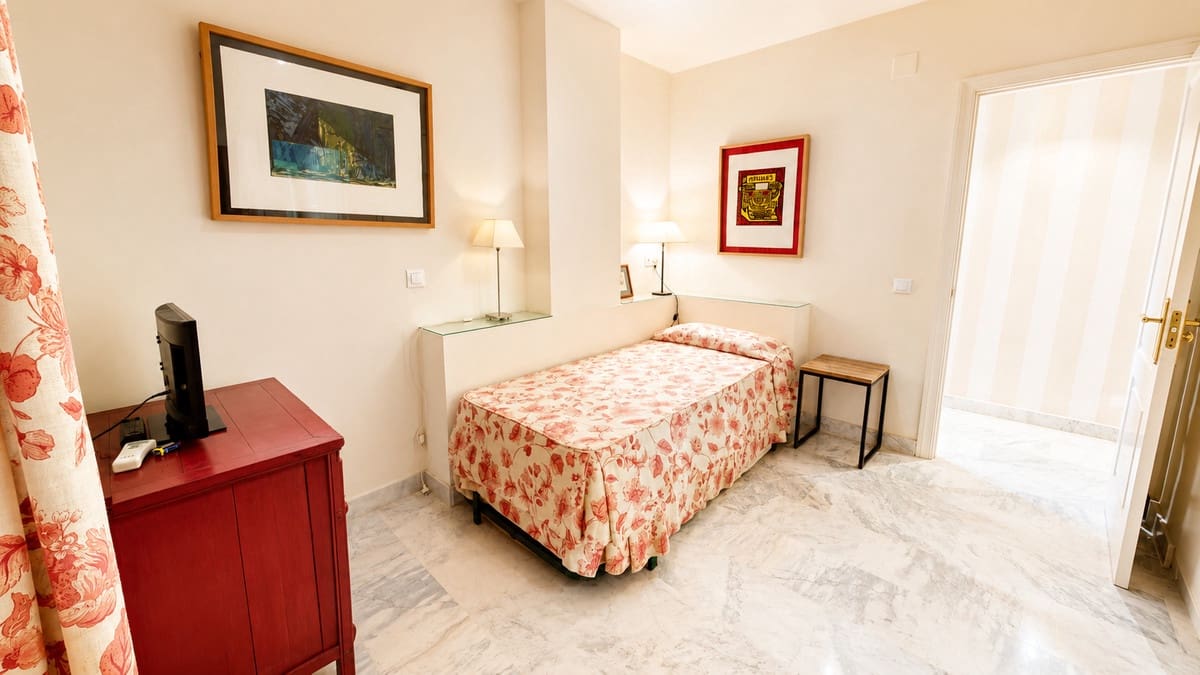 Apartamento de 4 habitaciones en Guadalmina en venta con piscina - 850.000 € (Ref: 10022627)