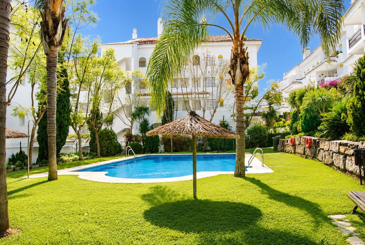 Apartamento de 4 habitaciones en Guadalmina en venta con piscina - 850.000 € (Ref: 10022627)