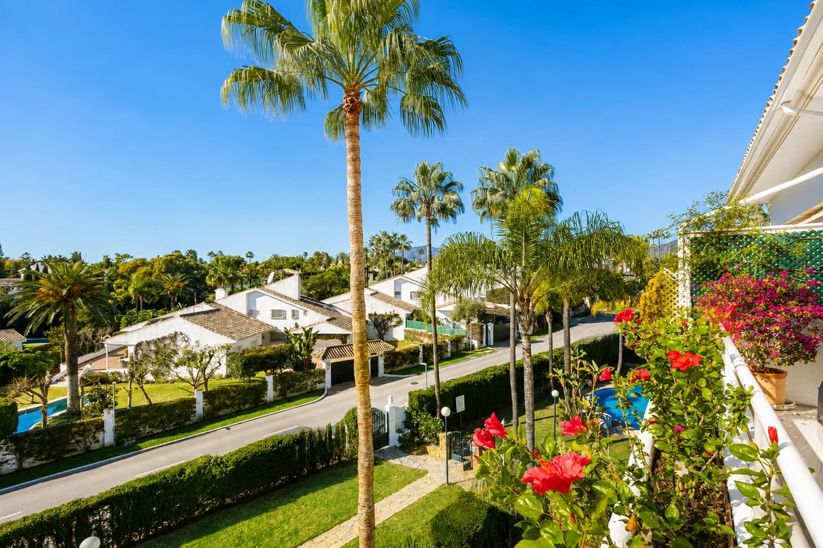 4 bedroom Penthouse for sale in Guadalmina with pool garage - € 975,000 (Ref: 10022628)