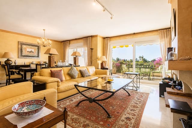 4 makuuhuone Kattohuoneisto myytävänä paikassa Guadalmina Baja, Marbella mukana uima-altaan 
autotalli - 975 000 € (Ref: 10022628)