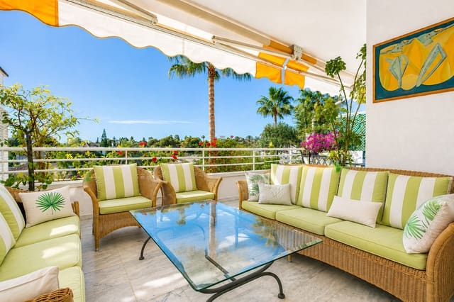 4 makuuhuone Kattohuoneisto myytävänä paikassa Guadalmina Baja, Marbella mukana uima-altaan 
autotalli - 975 000 € (Ref: 10022628)