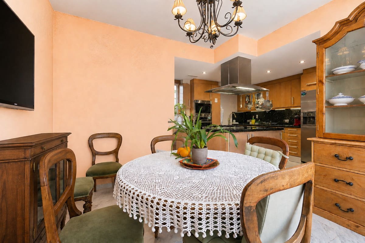 4 bedroom Penthouse for sale in Guadalmina with pool garage - € 975,000 (Ref: 10022628)